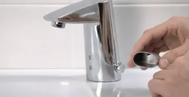 Установка и ремонт сенсорного смесителя