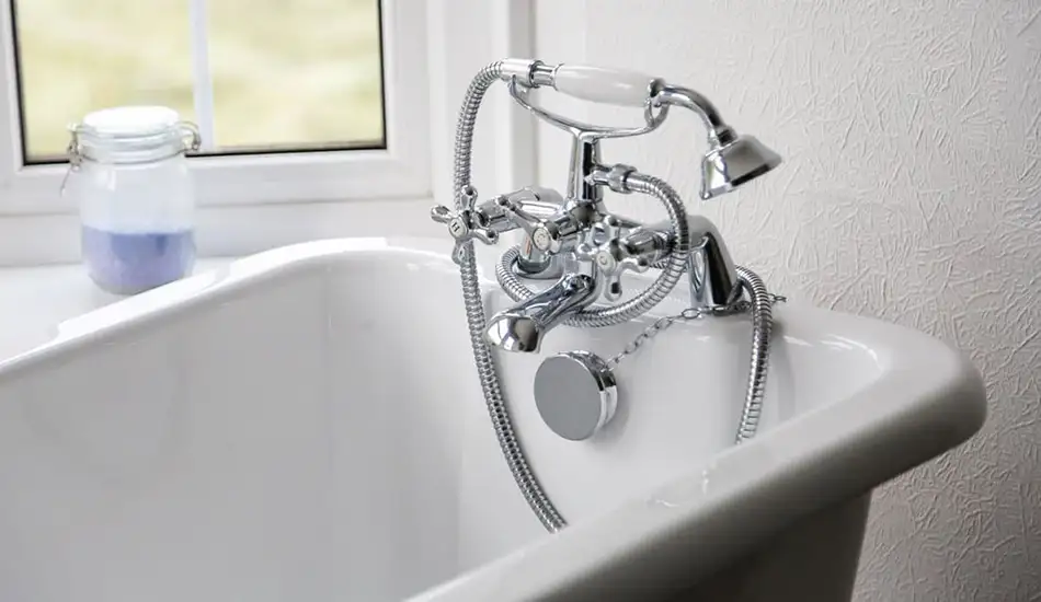 Установка смесителя на ванну