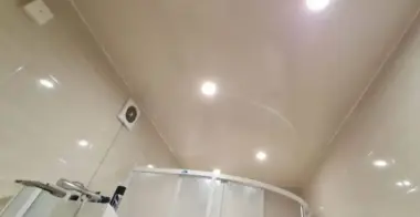 Установка светильника в ванной