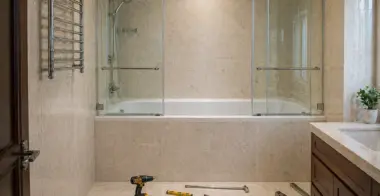 Установка стеклянной шторки в ванной